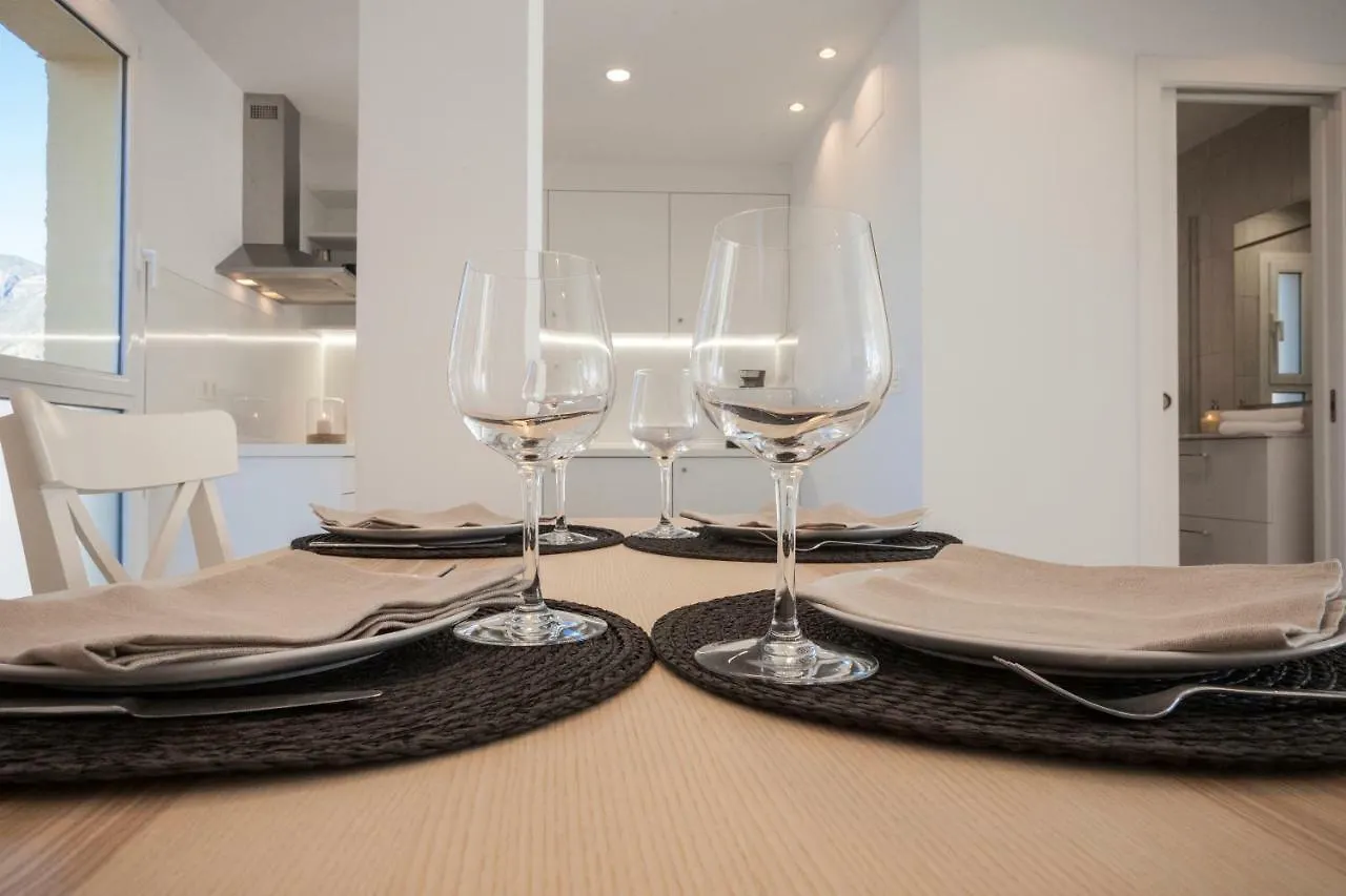 Seaview Flat With Sunny Balcony - Central Marbella Apartment